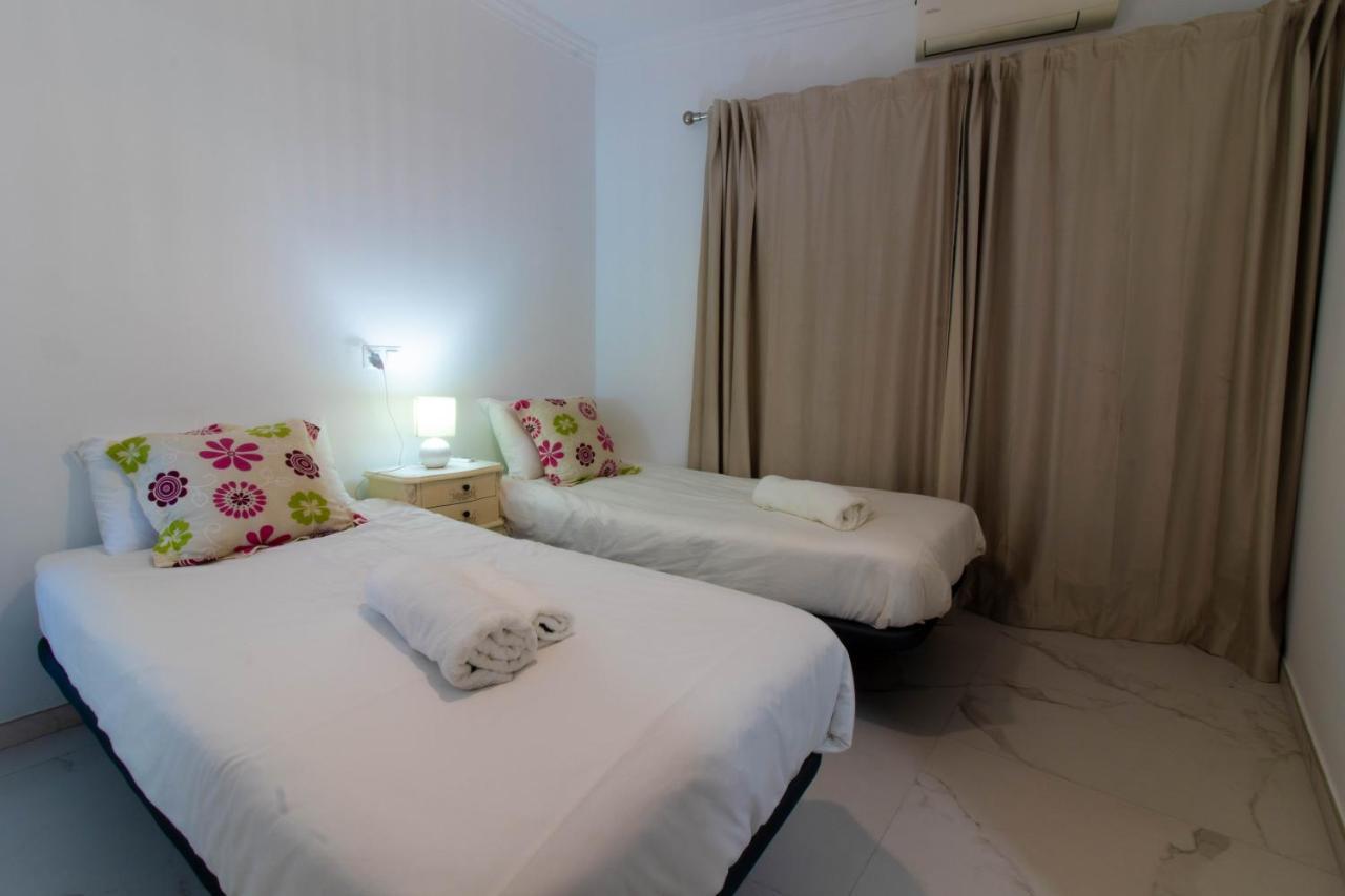 Villa Fantastica Con Piscina En Puerto Banus Marbella